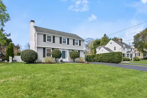 101 Smedley Rd, Fairfield, CT 06824