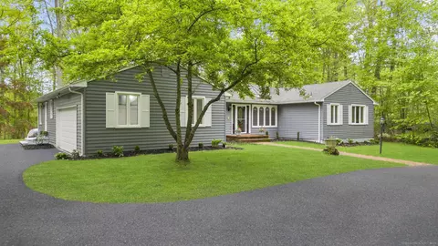 39 Birch Rd, Branford, CT 06405