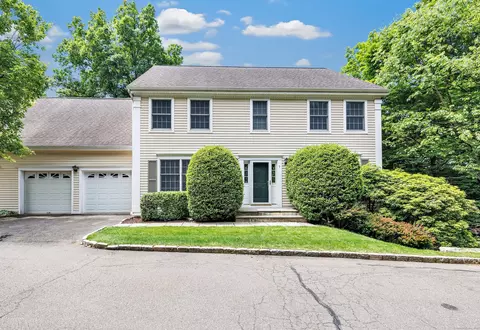 9 Crowne Pond Ln #9, Wilton, CT 06897