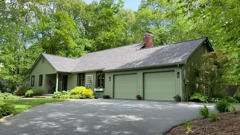 463 Chimneysweep Hill Rd, Glastonbury, CT 06033