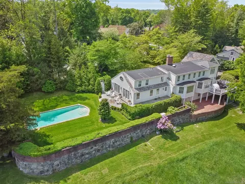 28 Cavalry Rd, Westport, CT 06880