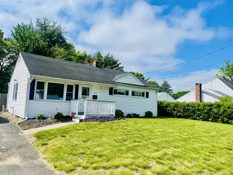 11 Lorraine Ct, East Hartford, CT 06118