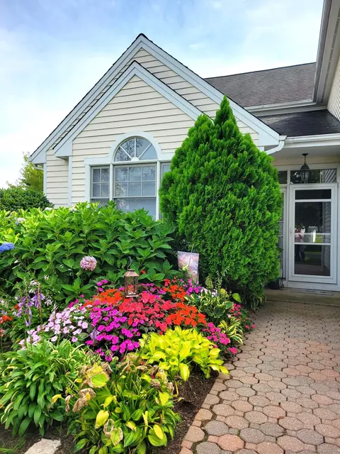 61 Southwick Ct #61, Cheshire, CT 06410