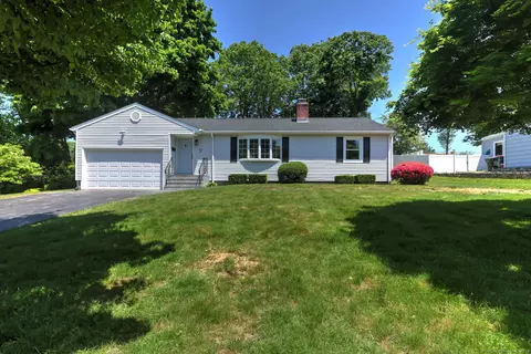 34 Rangely Dr, Trumbull, CT 06611