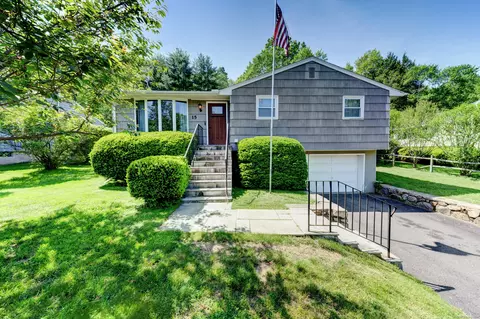15 Diamond Ter, Wolcott, CT 06716
