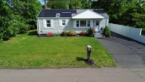 11 May St, North Haven, CT 06473