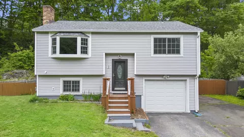 9 Trolley Bridge Rd, Shelton, CT 06484