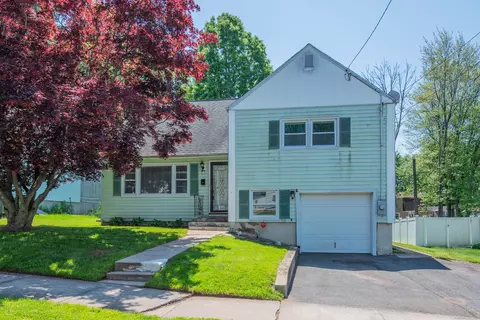19 Bates St, Hartford, CT 06114