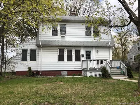 7 Monroe St, North Haven, CT 06473