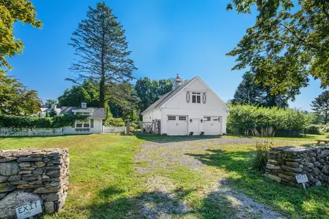 1120 Hulls Hwy, Fairfield, CT 06890