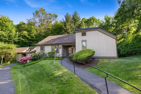 690 Heritage Vlg #B, Southbury, CT 06488