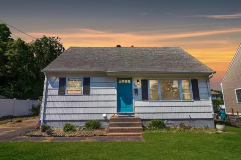 54 Dewey Ave, Bristol, CT 06010