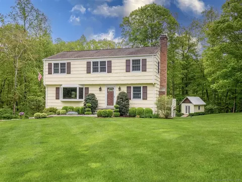 8 Archers Ln, Redding, CT 06896