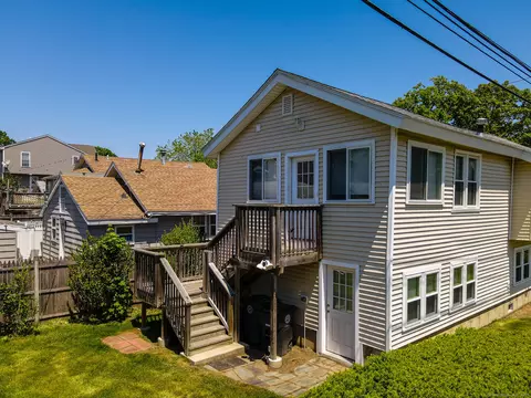 2 East Ave, Milford, CT 06460