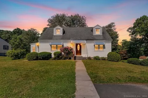 15 Garella Rd, Bethel, CT 06801