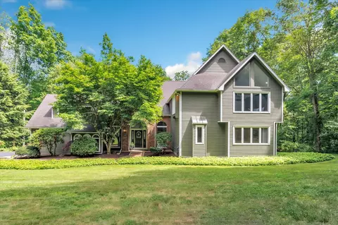 115 E Common Rd, Easton, CT 06612