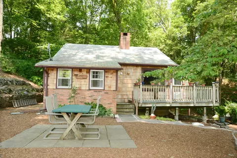 97 Hanover Rd, Newtown, CT 06470
