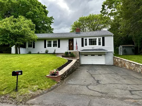 37 Margarite Rd, Middletown, CT 06457