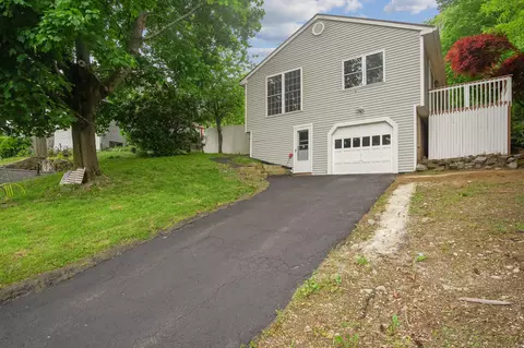 267 River Rd, Shelton, CT 06484