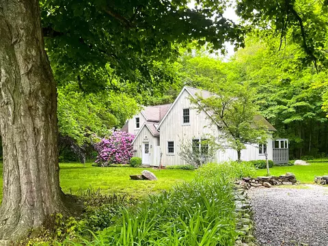 45 Winthrop Rd, Chester, CT 06412