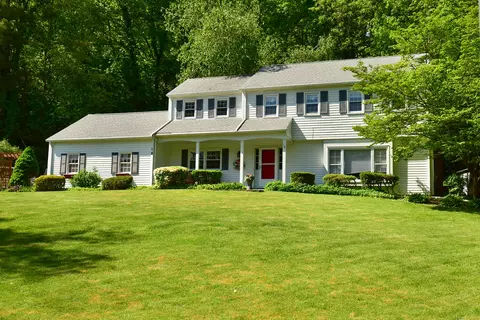 16 Vinetta Dr, Vernon, CT 06066