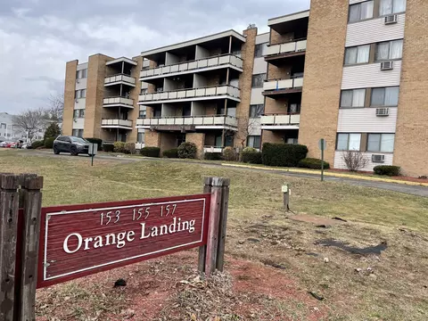 155 Bull Hill Ln #215, West Haven, CT 06516