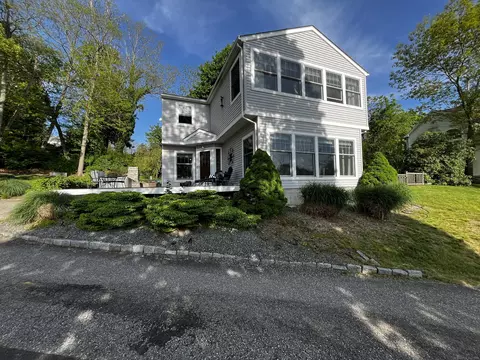93 Military Hwy, Groton, CT 06340