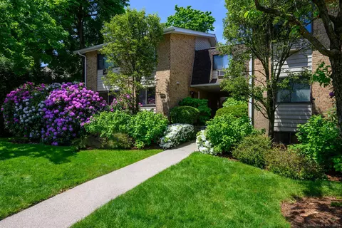 180 Glenbrook Rd #63, Stamford, CT 06902