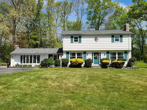 48 Antrim Rd, Coventry, CT 06238