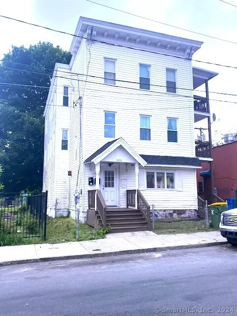 929 Bank St, Waterbury, CT 06708
