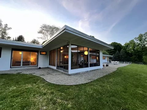 160 Catalpa Rd, Wilton, CT 06897