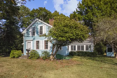 38 Waterside Ln, Clinton, CT 06413