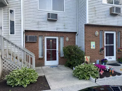 925 Oronoke Rd #30D, Waterbury, CT 06708