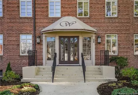 20 Outlook Ave #203, West Hartford, CT 06119