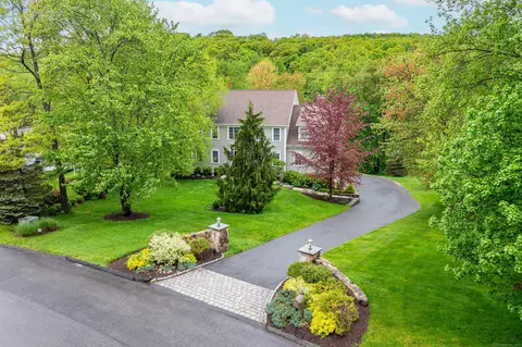 6 Josh Ln, Danbury, CT 06811