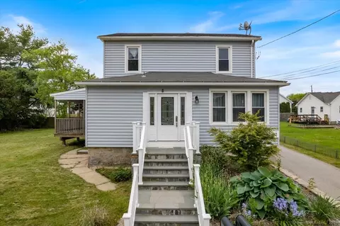 40 Clark Ln, Waterford, CT 06385