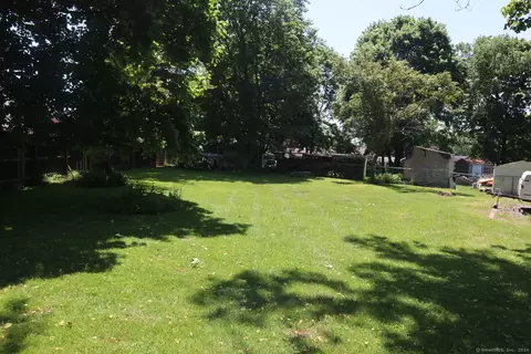 Hillcrest Avenue, Derby, CT 06418