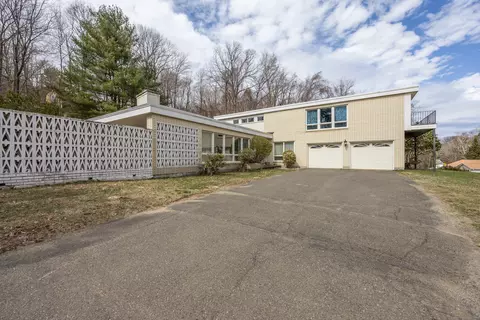 276 Peacedale St, Bristol, CT 06010