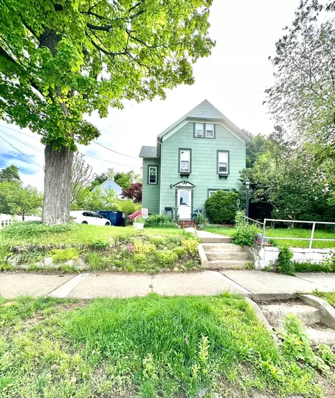 65 Davis St, Danbury, CT 06810
