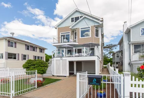 13 Platt St, Milford, CT 06460