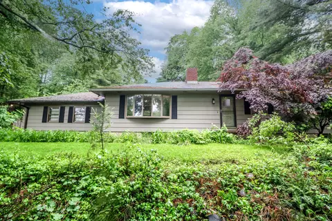 15 Valley View Rd, Danbury, CT 06811