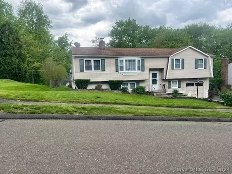 47 Spice Hill Dr, Meriden, CT 06451