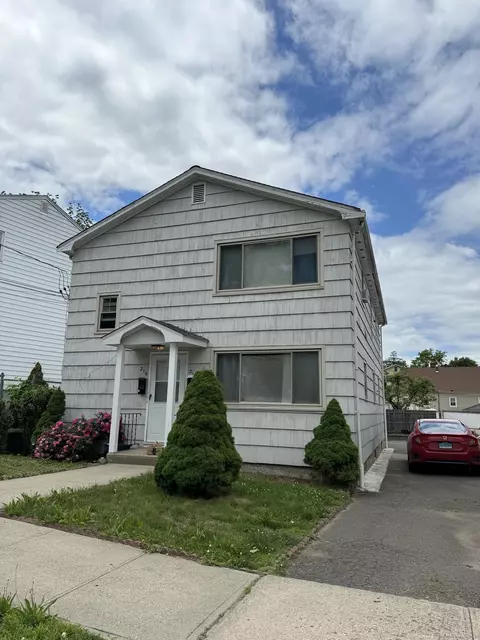 214 Ruth St, Bridgeport, CT 06606