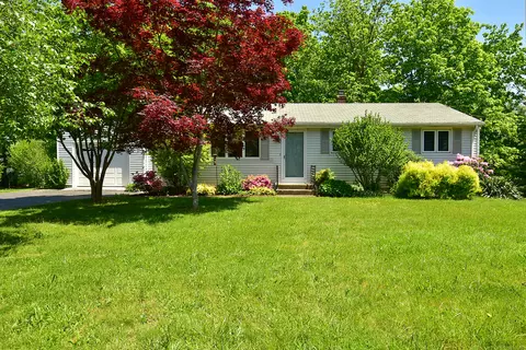280 E Ridge Rd, Middletown, CT 06457