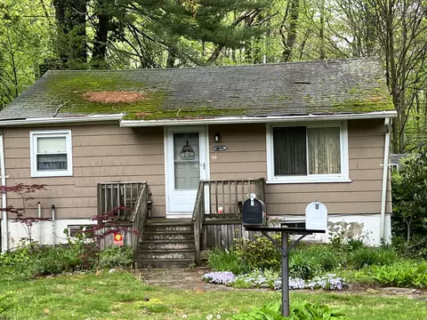 50 Gray St, Shelton, CT 06484