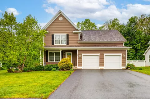 18 Great Plain Dr #18, Plainville, CT 06062