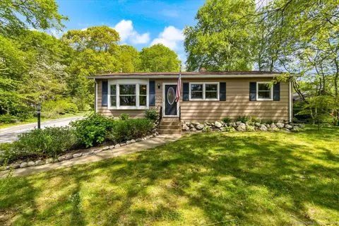 382 Toll Gate Rd, Groton, CT 06340
