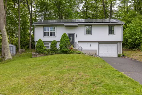222 Osborn Rd, Naugatuck, CT 06770