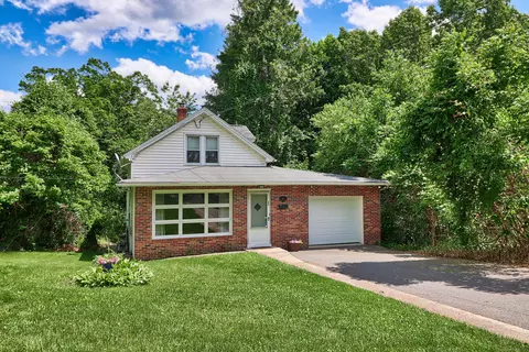 261 Geddes Ter, Waterbury, CT 06708