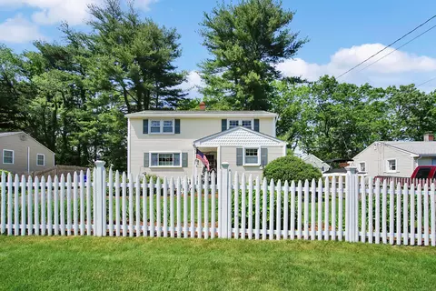 12 Laurie Dr, Enfield, CT 06082